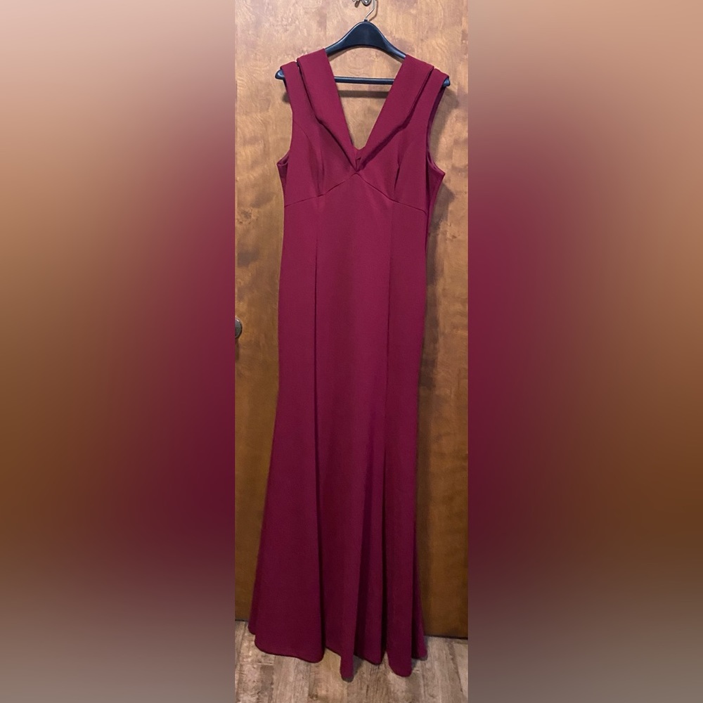 Lulu’s women’s long gown